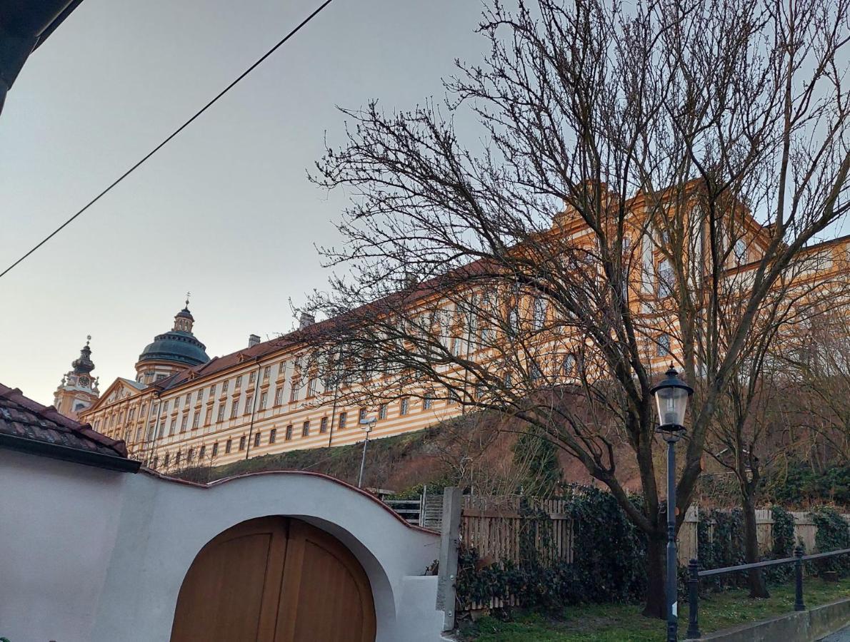 Schon Wohnen Beim Stift Melk Apartment Exterior foto