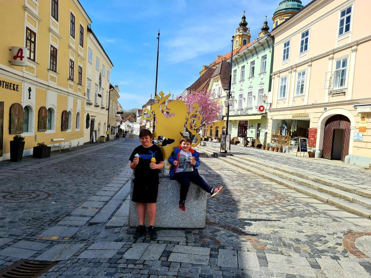 Schon Wohnen Beim Stift Melk Apartment Exterior foto