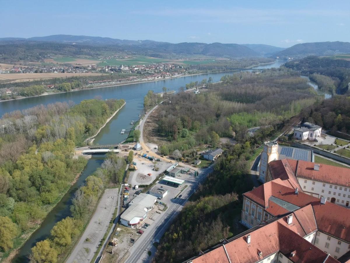 Schon Wohnen Beim Stift Melk Apartment Exterior foto